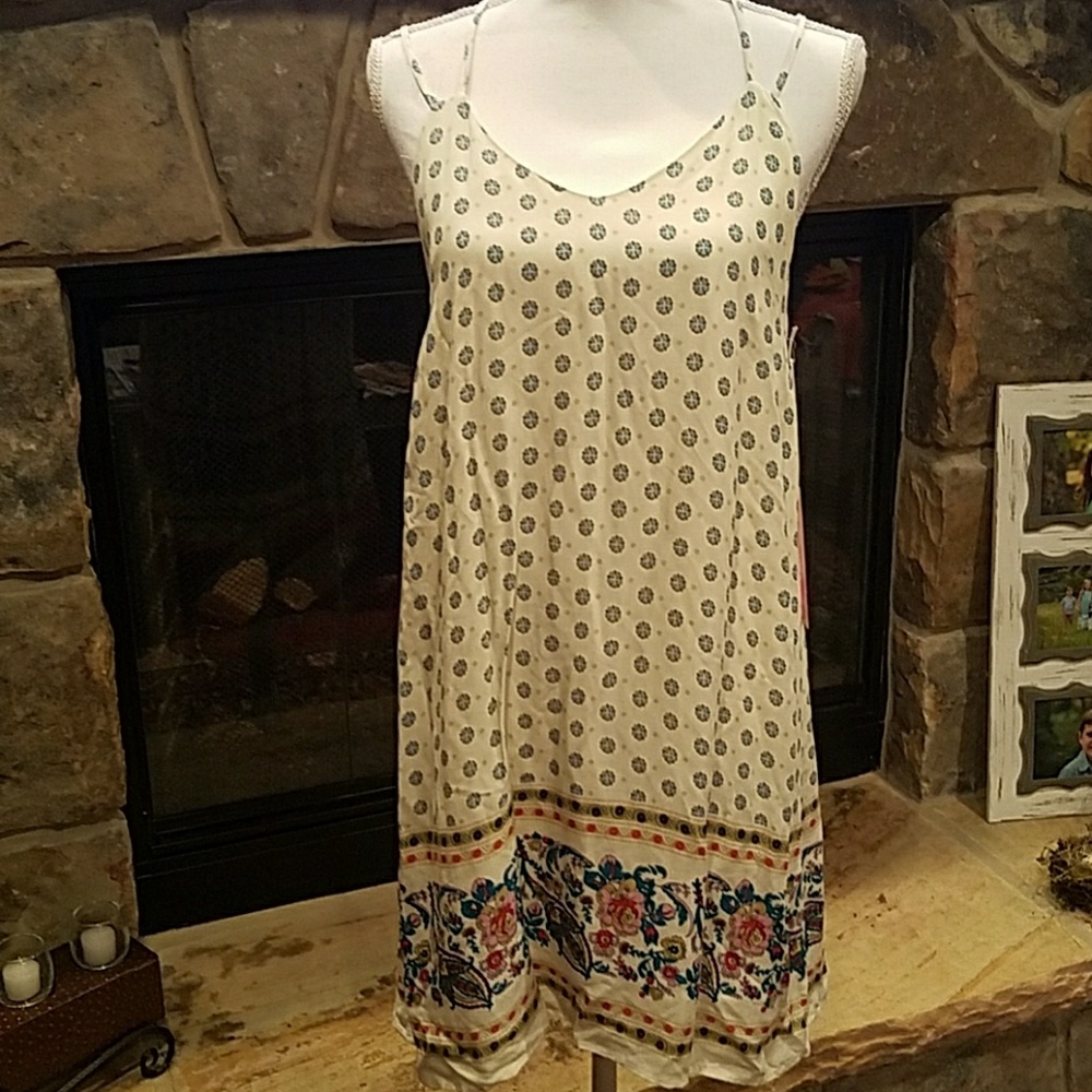 Cute Strappy Tunic by One The Land Size M